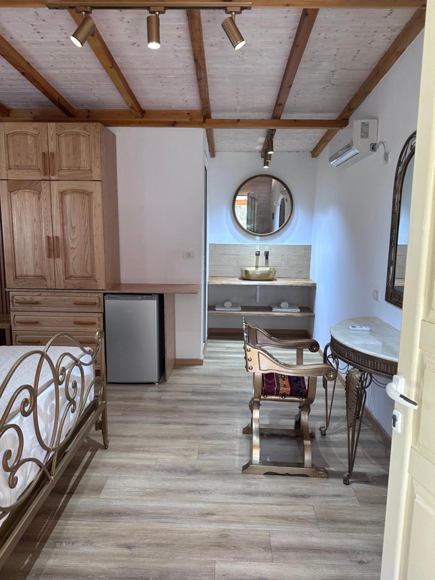 Nashos Bungalows Himare Fshat Eksteriør bilde
